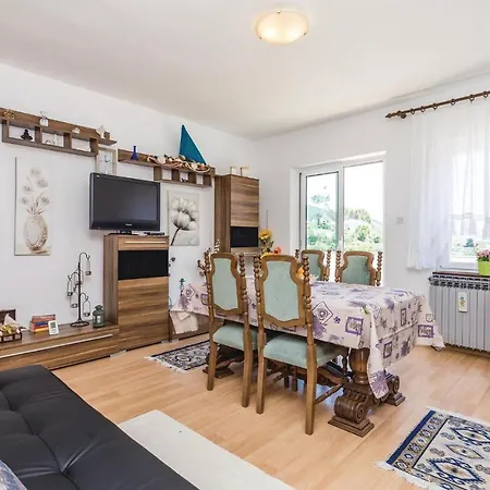 Awesome Apartment In Mundanije With 3 Bedrooms And Wifi Mundanije