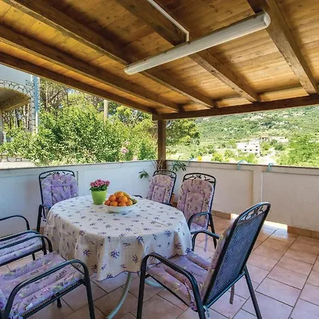 Awesome Apartment In Mundanije With 3 Bedrooms And Wifi